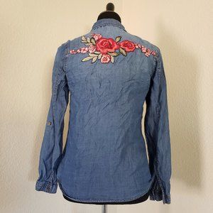 Long Sleeve Button-down Shirt Rose Embroidered